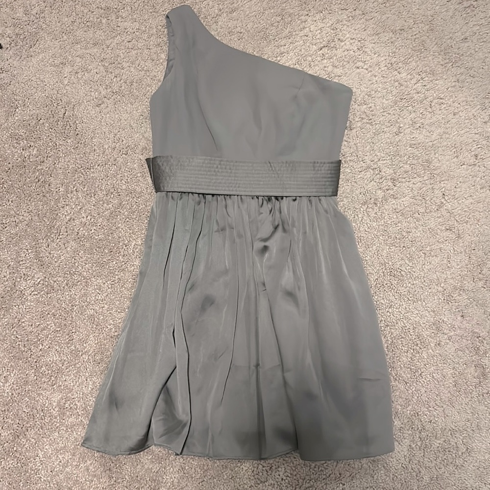 Gray Vera Wang size 4 cocktail/bridesmaid dress. Worn once. Has pockets